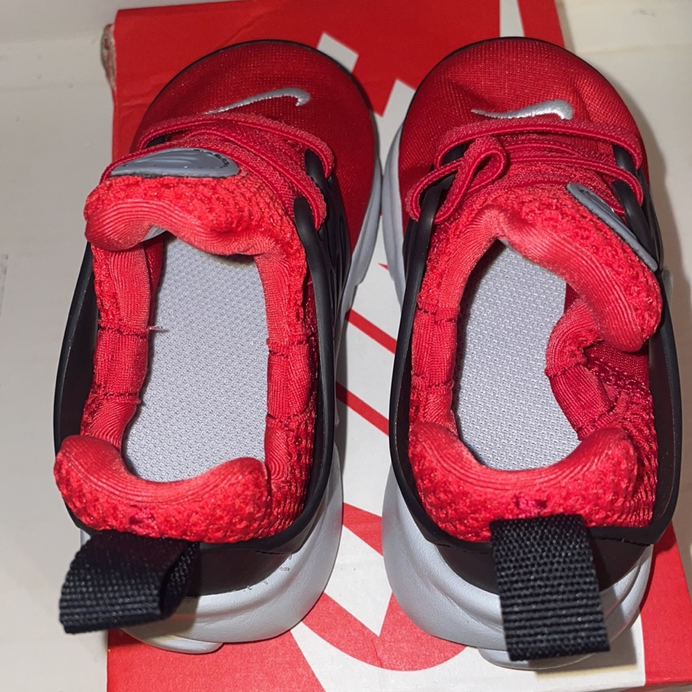 Nikes - Picture 5 of 6